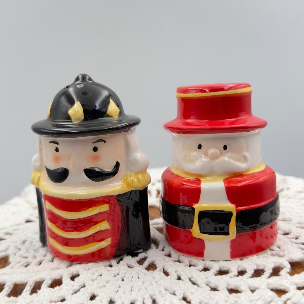 Global Amici Nutcracker Salt and Pepper Shaker Set Christmas Holiday‎ NEW